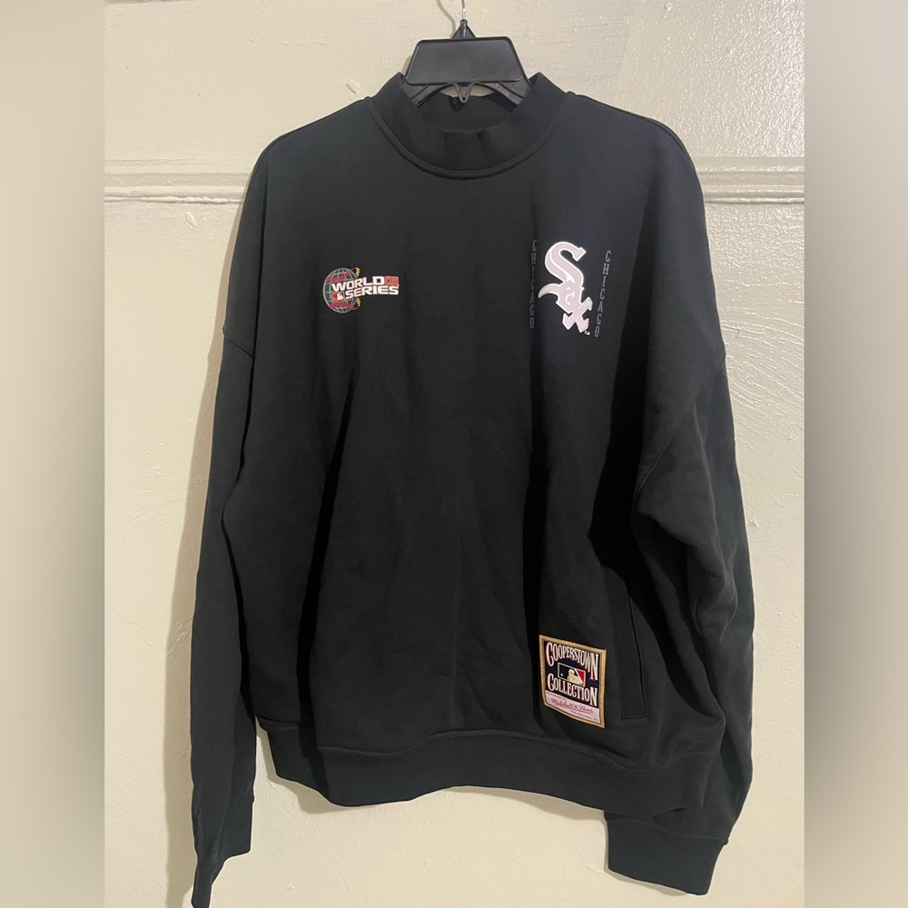 Chicago White Sox Black Crewneck Sweater